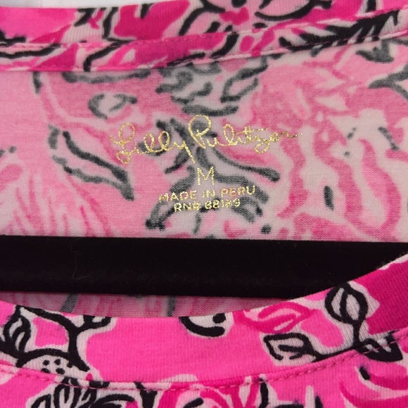 EUC Lilly Pulitzer Plumeria Pink Finn Top Breast Cancer - Picture 4 of 4